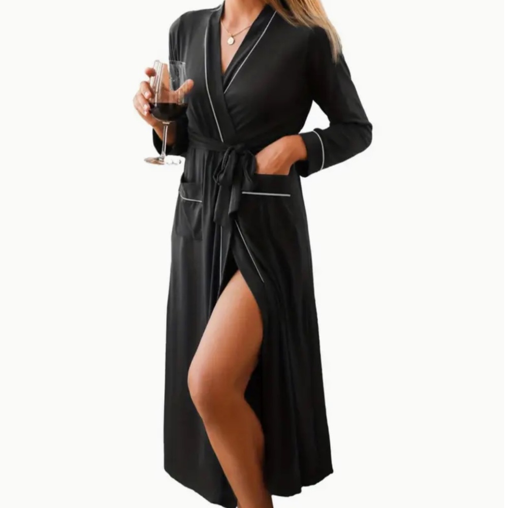NWOT Full Length Plus Size Black Robe XXL